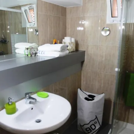 Apartment Aida *